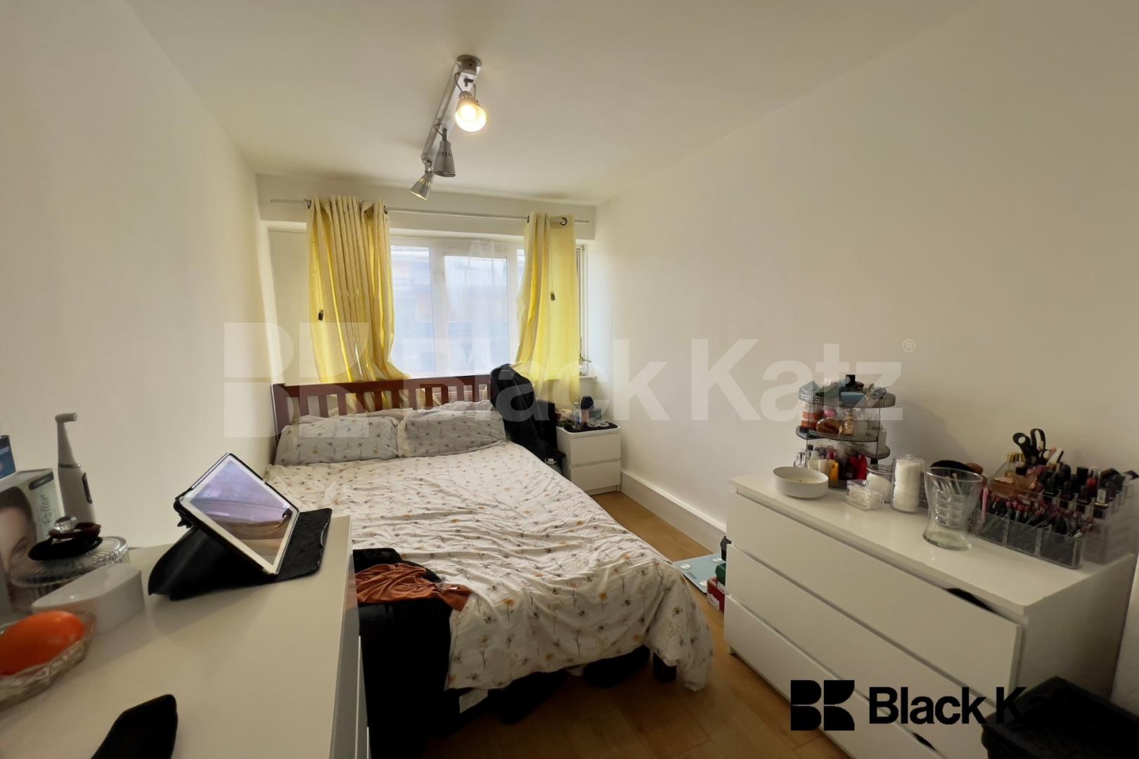 Generous duplex apartment with balcony  Coopers Road, Bermondsey